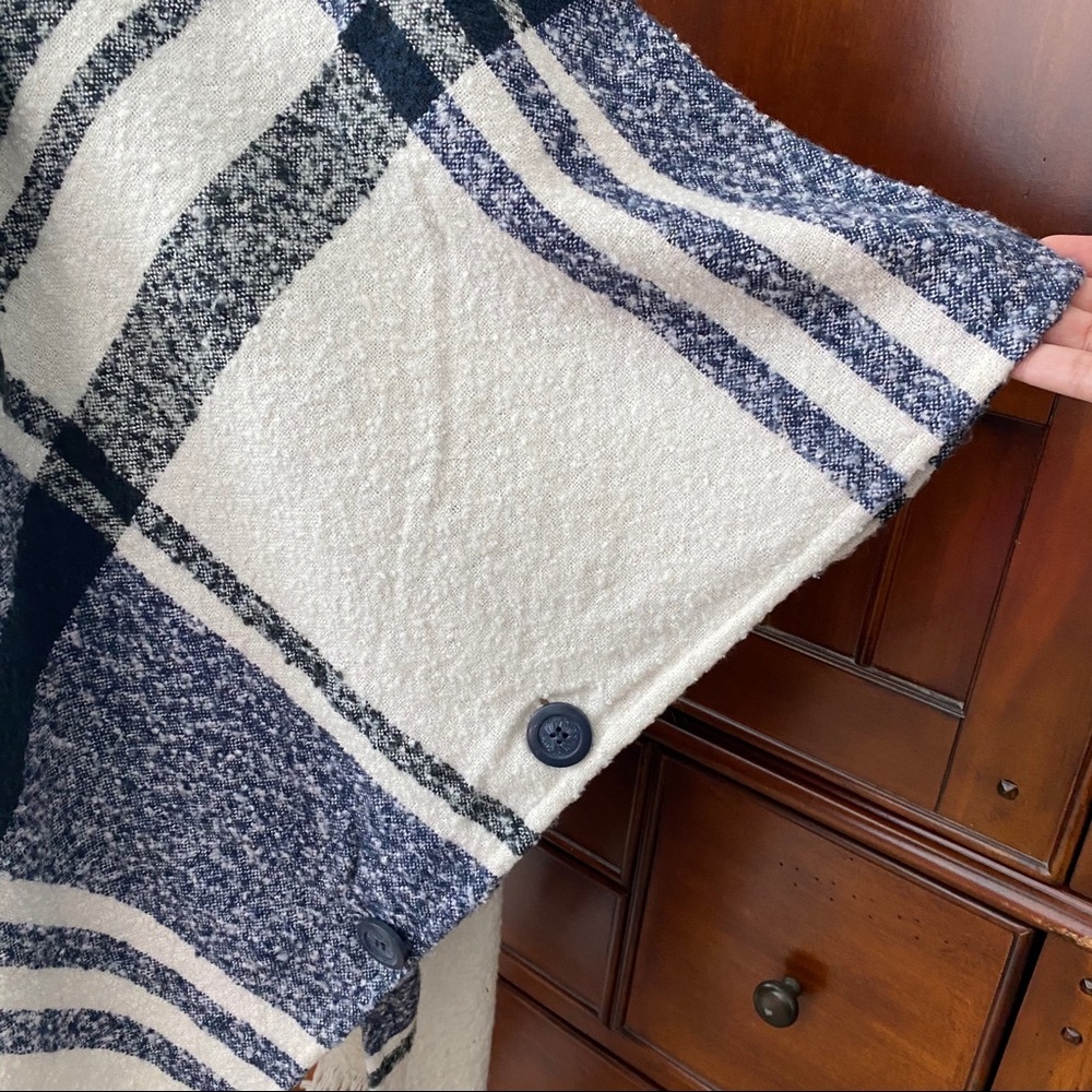 Sweater Wrap - Picture 4 of 8